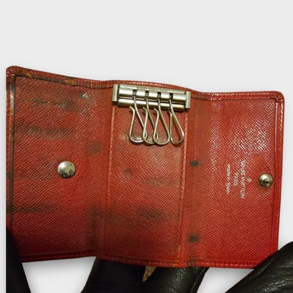 Louis Vuitton Red Epi Key Holder 4 Key Multicles - Picture 5 of 9